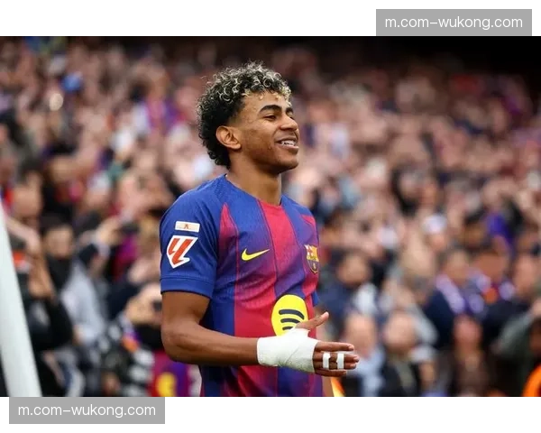 亚马尔戴帽创最年轻纪录 巴萨大胜黄潜领先皇马4分